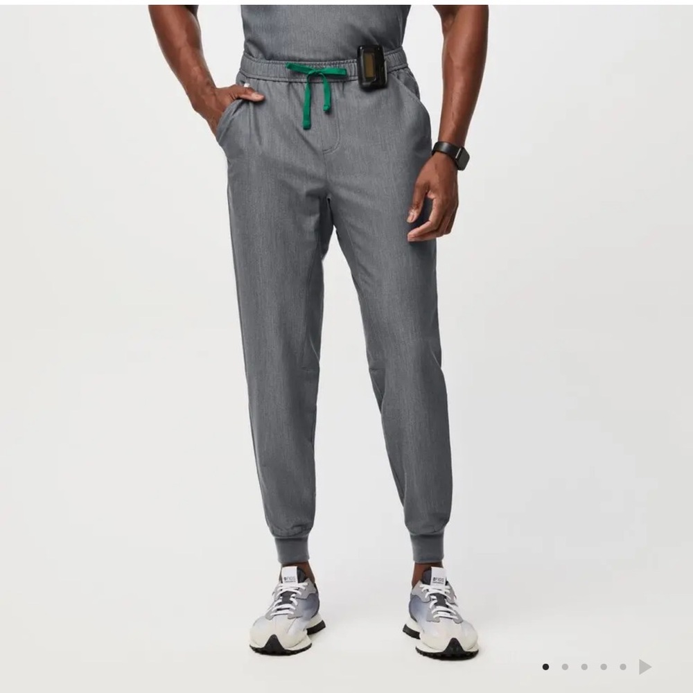 Figs Tansen Gray scrub Jogger Pants with Green Drawstring size MT